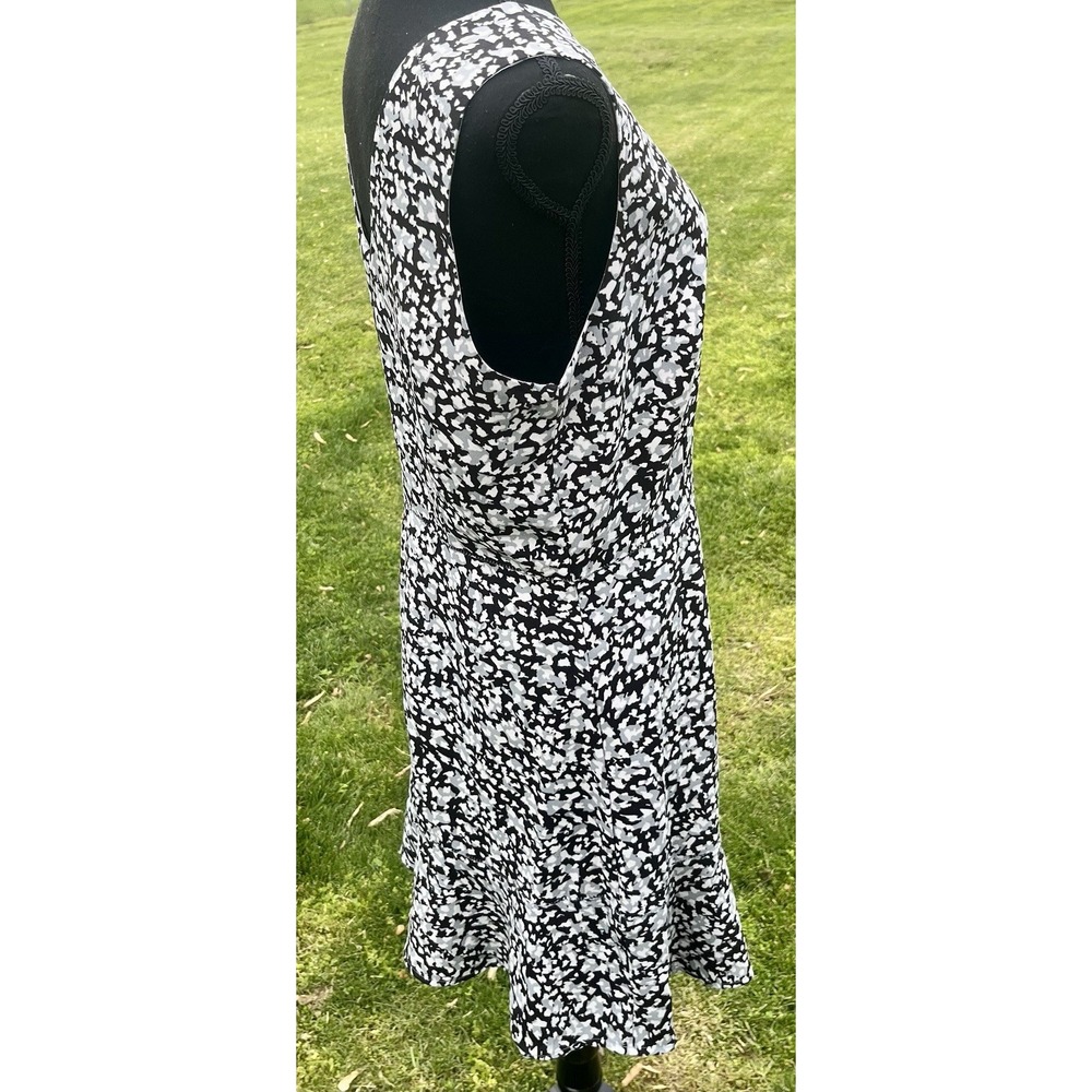 Banana Republic Dress Womens 12‎ Black White Fit Flare Sleeveless V Back Mini - Picture 5 of 11